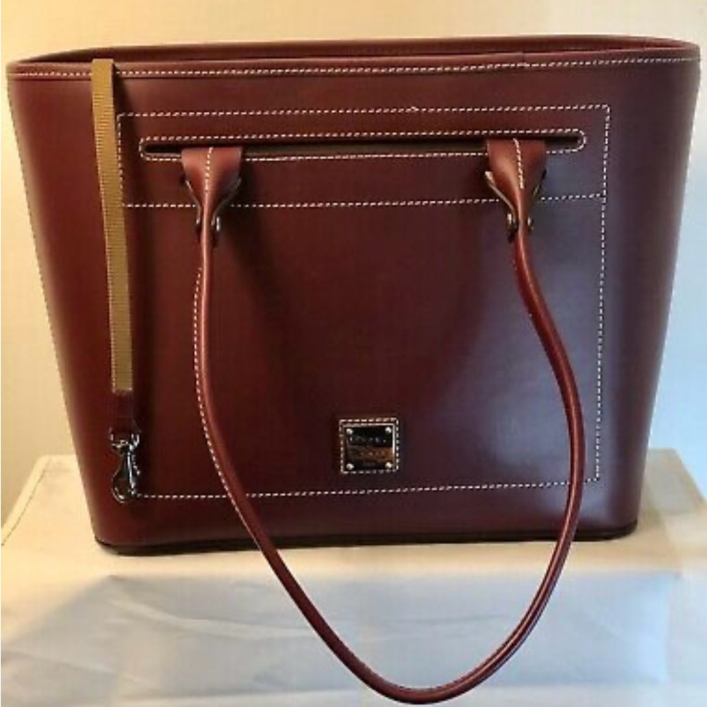 Dooney & Bourke Brown Leather Shoulder Bag with Polished Finish